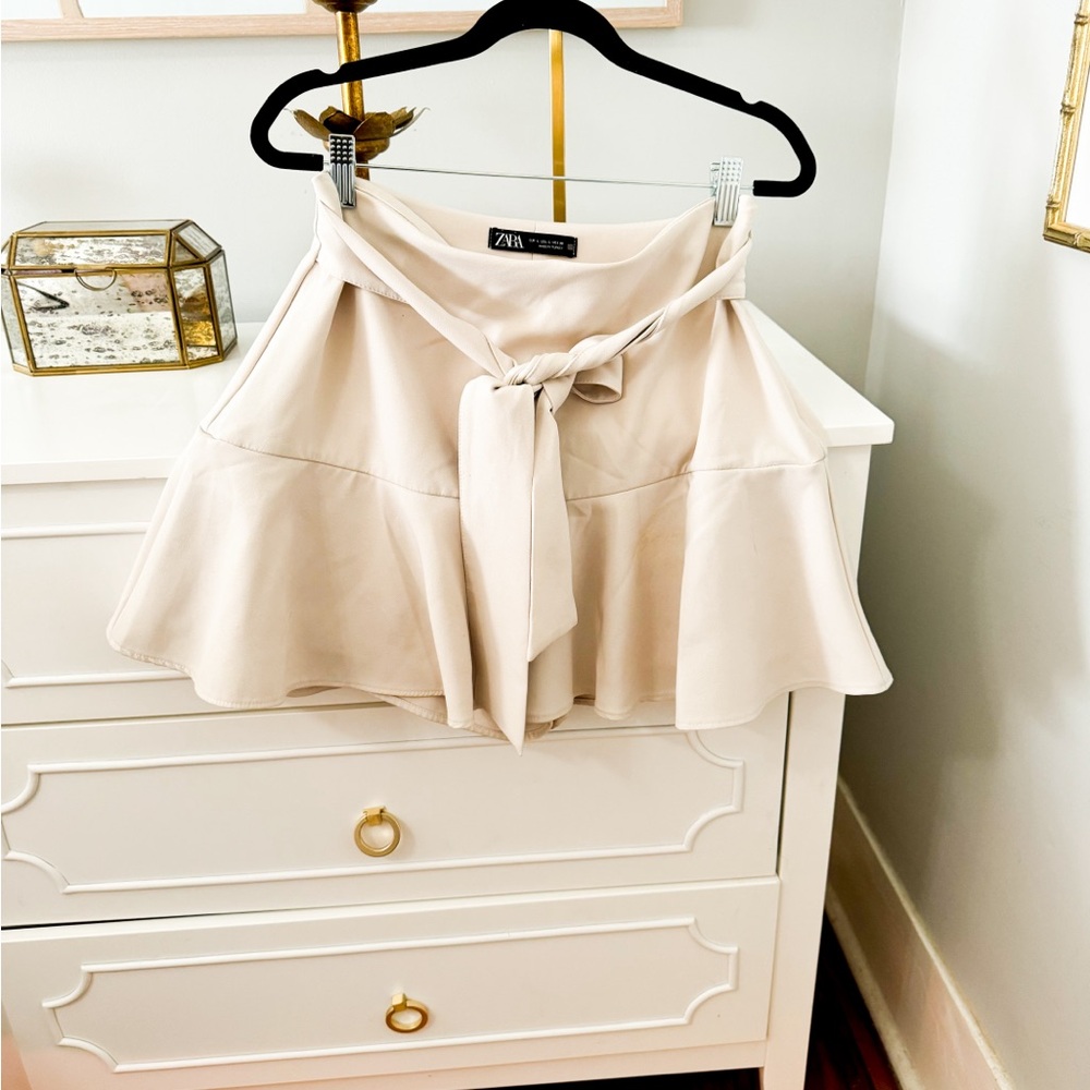 ZARA RUFFLE BOW MINI SKIRT CREAM IVORY BONE OFF WHITE